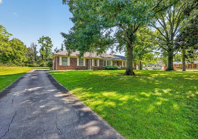 Photo 3 of Single family home for sale at 237 Shute Ln, Old Hickory, TN 37138 | MLS# 3320007 | Listing updated on 2026-08-12