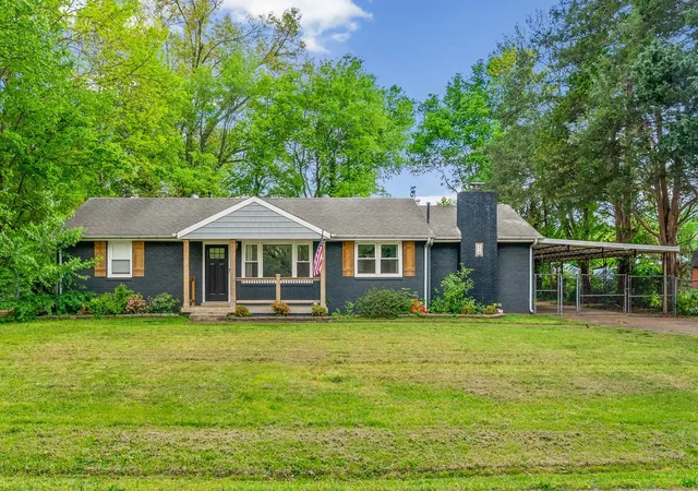 1st image of 16 Donelson Dr, Clarksville, TN 37042 | MLS# 3499525