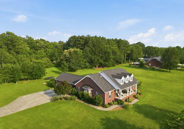 3rd image of 549 Lee Ln, Huntland, TN 37345 | MLS# 3316088