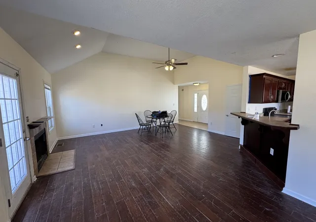 Photo 4 of Single family home for sale at 1420 Mutual Dr, Clarksville, TN 37042 | MLS# 3312314 | Listing updated on 2026-09-29