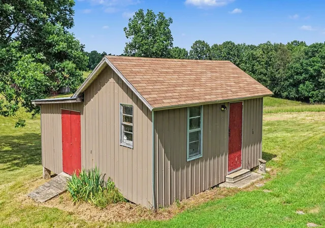 Photo 4 of Sale Pending at 19116 Dawson Springs Rd, Dawson Springs, KY 42408 | MLS# 3312290 | Listing updated on 2026-08-31