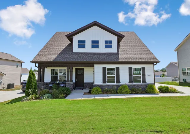 1st image of 213 Republic St, Shelbyville, TN 37160 | MLS# 3514904