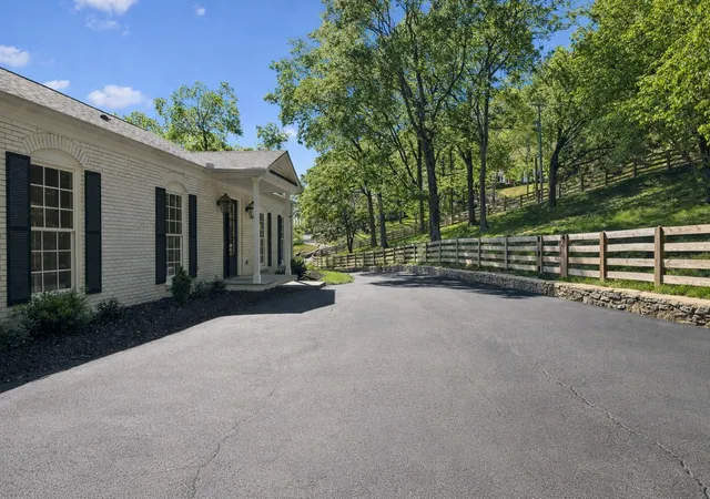 2nd image of 5622 Hillview Dr, Brentwood, TN 37027 | MLS# 3312645