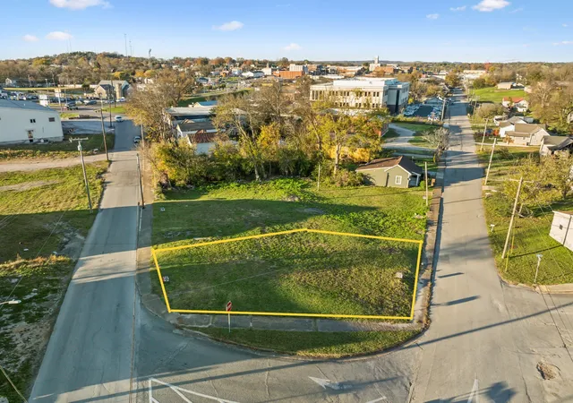 1st image of 117 Cemetery Ave, Columbia, TN 38401 | MLS# 3321964