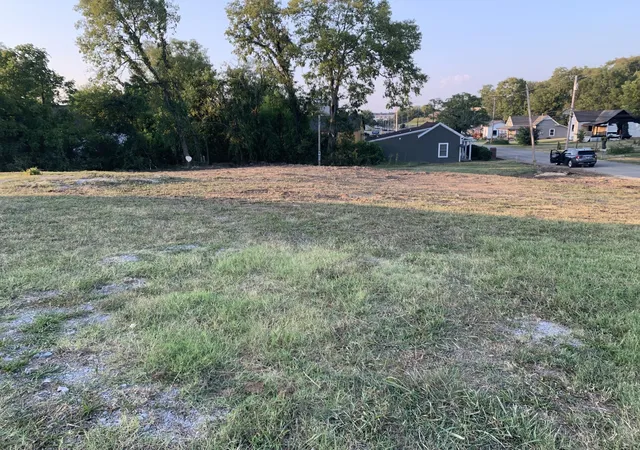 2nd image of 117 Cemetery Ave, Columbia, TN 38401 | MLS# 3321964