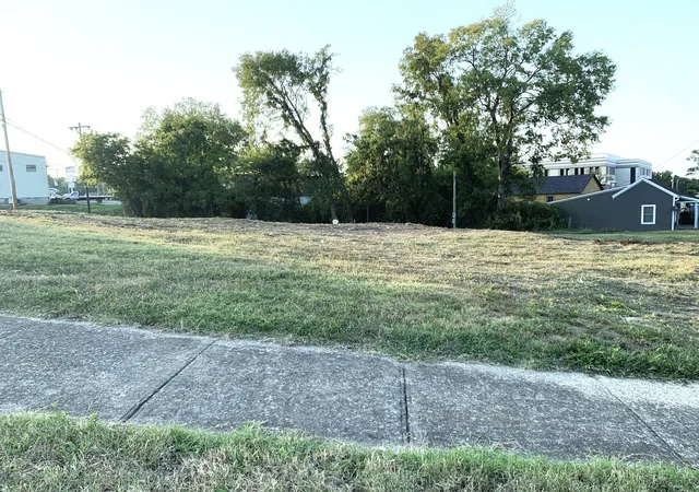 2nd image of 1124 Woodland St, Columbia, TN 38401 | MLS# 3321965
