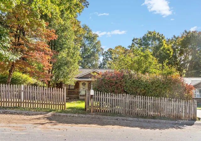 3rd image of 527 Ginkgo Dr, Clarksville, TN 37042 | MLS# 3514578