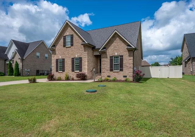Photo 1 of Single family home for sale at 1222 Matheus Dr, Murfreesboro, TN 37128 | MLS# 3312354 | Listing updated on 2026-09-01