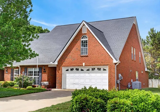 Photo 2 of Single family home for sale at 2766 Waywood Dr, Murfreesboro, TN 37128 | MLS# 3318497 | Listing updated on 2026-08-26