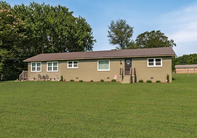 1st image of 215 Old Huntsville Rd, Fayetteville, TN 37334 | MLS# 3312379