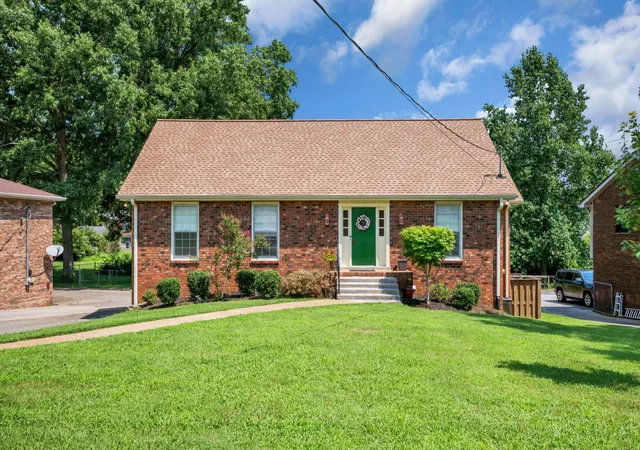 Photo 2 of Single family home for sale at 721 Goodpasture Ter, Nashville, TN 37221 | MLS# 3312758 | Listing updated on 2026-08-23
