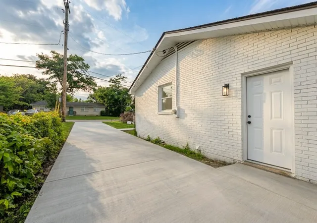 Photo 2 of Single family home for sale at 160 Haynes Park Dr, Nashville, TN 37218 | MLS# 3312467 | Listing updated on 2026-09-06