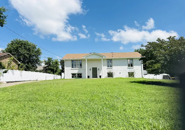 1st image of 307 Bancroft Dr, Clarksville, TN 37042 | MLS# 3320947