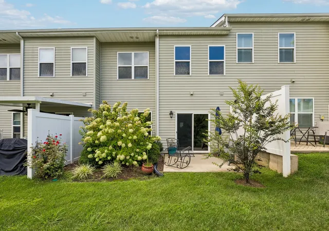 Photo 4 of Townhouse for sale at 2217 Drone Way, Columbia, TN 38401 | MLS# 3312419 | Listing updated on 2026-09-25