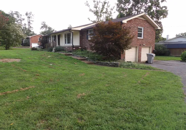 2nd image of 300 Indian Lake Rd, Hendersonville, TN 37075 | MLS# 3312432