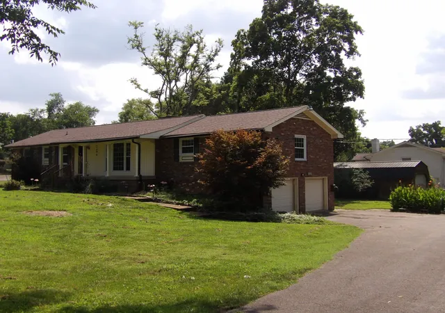 3rd image of 300 Indian Lake Rd, Hendersonville, TN 37075 | MLS# 3312432