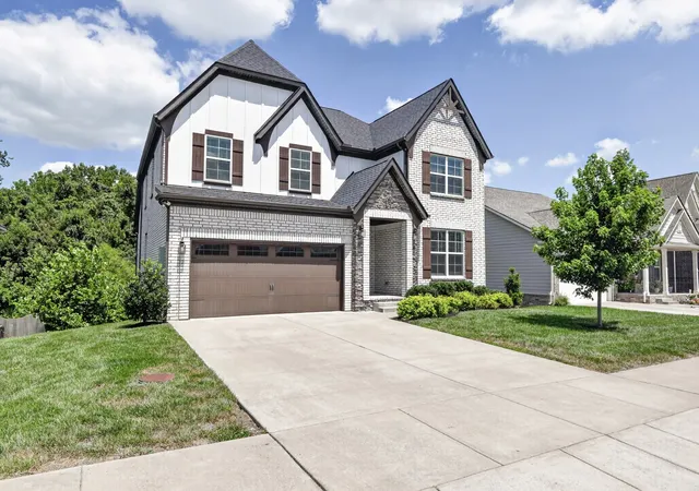 Photo 2 of Single family home for sale at 2020 Hedgelawn Dr, Lebanon, TN 37090 | MLS# 3316118 | Listing updated on 2026-09-08