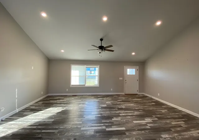 Photo 2 of Single family home for sale at 102 Willow Hl Ct, Auburn, KY 42206 | MLS# 3312463 | Listing updated on 2026-10-27