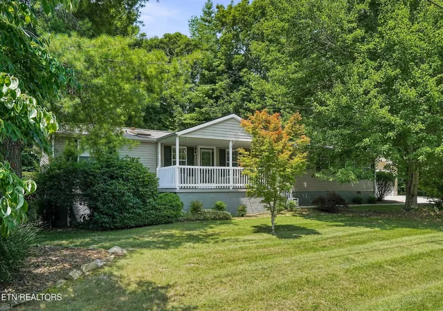 1st image of 128 Prestonwood Dr, Crossville, TN 38558 | MLS# 3312494
