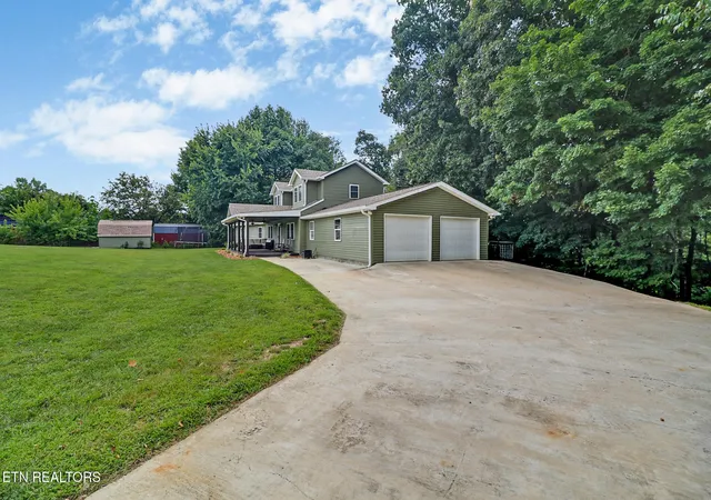 Photo 4 of Single family home for sale at 2014 Double Top Rd, Jamestown, TN 38556 | MLS# 3312507 | Listing updated on 2026-07-30
