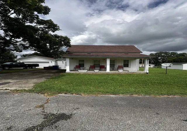 1st image of 613 E Harp St, Manchester, TN 37355 | MLS# 3320704