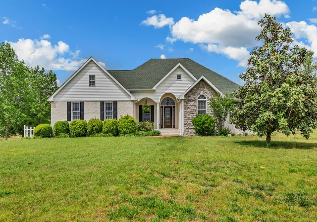 Photo 1 of Single family home for sale at 430 Hurricane Creek Dr, Stewart, TN 37175 | MLS# 3526804 | Listing updated on 2026-08-26