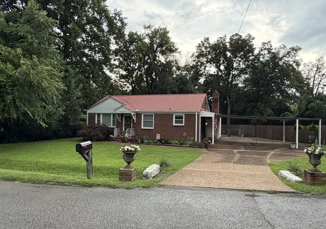 3rd image of 2113 Geneiva Dr, Nashville, TN 37216 | MLS# 3314685
