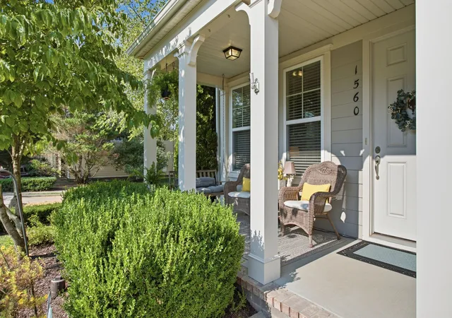Photo 3 of Townhouse for sale at 1560 Hampshire Pl, Thompsons Station, TN 37179 | MLS# 3312647 | Listing updated on 2026-08-30