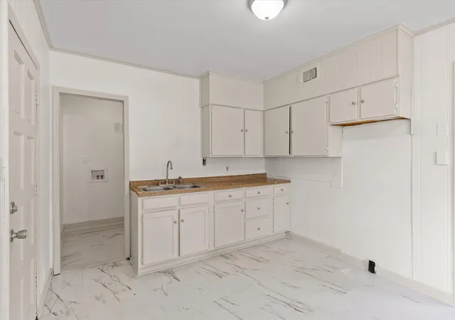 Photo 2 of Single family home for sale at 1720 Cambridge Dr, Chattanooga, TN 37411 | MLS# 3337257 | Listing updated on 2026-08-28