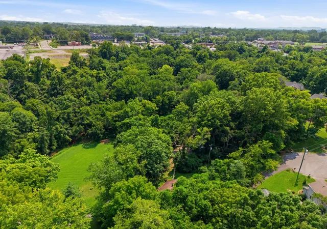 Photo 4 of Single family home for sale at 422 Munn Rd, Nashville, TN 37214 | MLS# 3319775 | Listing updated on 2026-08-03