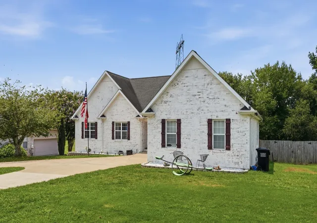 Photo 3 of Single family home for sale at 161 Cumberland Oaks Dr, Tullahoma, TN 37388 | MLS# 3518369 | Listing updated on 2026-08-20