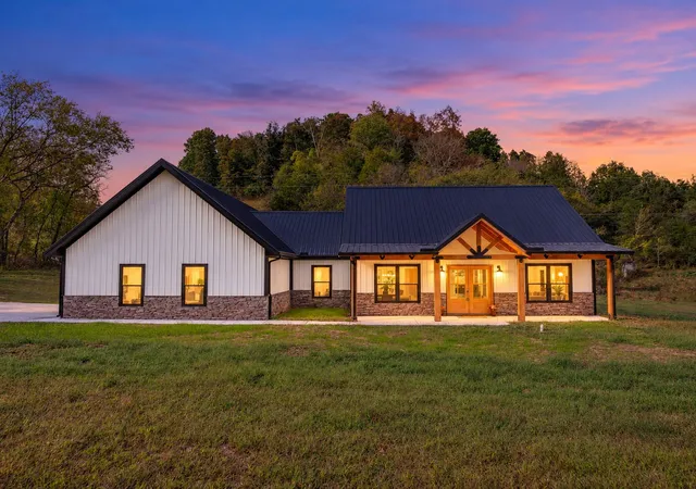 Photo 1 of Single family home for sale at 333 Possum Trott Rd, Shelbyville, TN 37160 | MLS# 3318517 | Listing updated on 2026-10-29