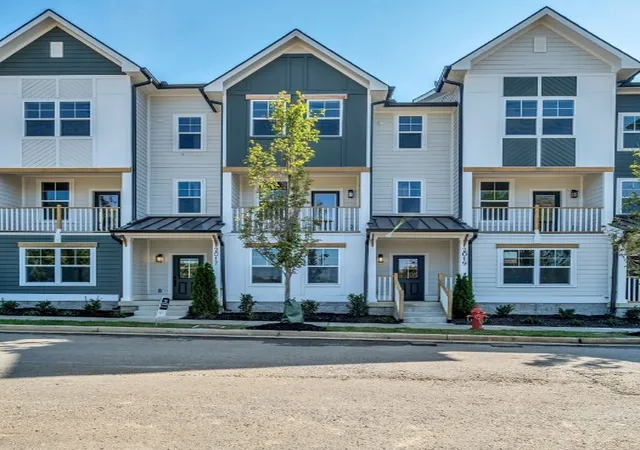Photo 2 of Townhouse for sale at 2019 Maple View Ln, Nashville, TN 37207 | MLS# 3312705 | Listing updated on 2026-07-30