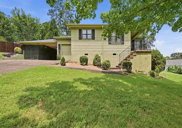 2nd image of 1281 W Fairfax Dr, Chattanooga, TN 37415 | MLS# 3312721