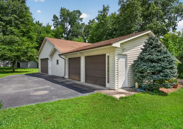 2nd image of 705 Highland Dr, Crossville, TN 38572 | MLS# 3314241
