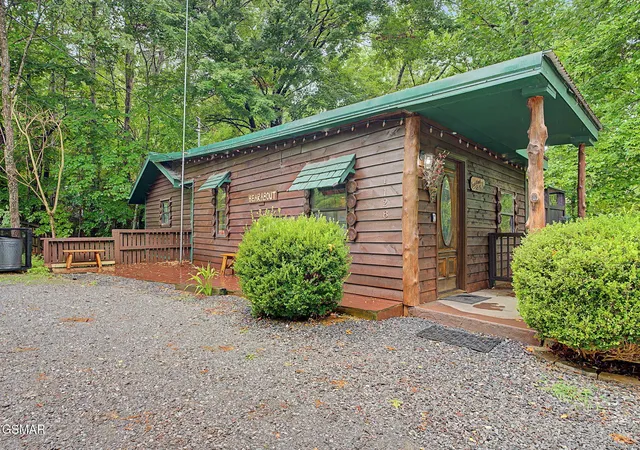2nd image of 1128 Ridgefield Dr, Sevierville, TN 37876 | MLS# 3312765