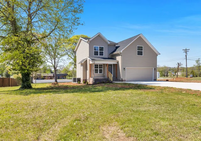 Single family home for sale at 98 Country Clb Blvd, Russellville, KY 42276 | MLS# 3336193