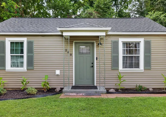 Photo 3 of Single family home for sale at 240 Burch Rd, Clarksville, TN 37042 | MLS# 3314273 | Listing updated on 2026-09-24