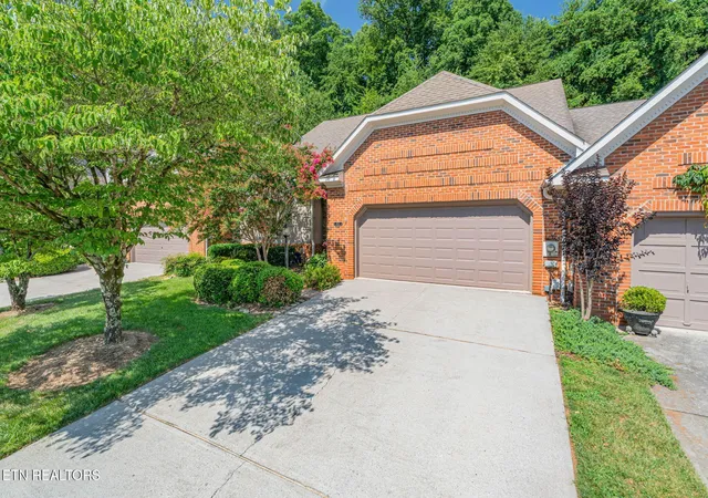 Photo 1 of Sale Pending at 8511 Oxford Dr, Knoxville, TN 37922 | MLS# 3314232 | Listing updated on 2026-10-08