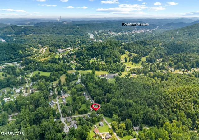 44th image of 702 Meadowview Dr, Harriman, TN 37748 | MLS# 3314238