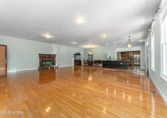 5th image of 702 Meadowview Dr, Harriman, TN 37748 | MLS# 3314238