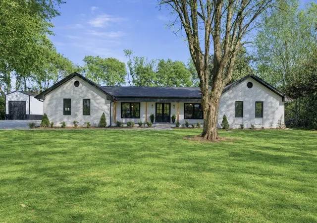 1st image of 301 Rosebrook Dr, Gallatin, TN 37066 | MLS# 3314883