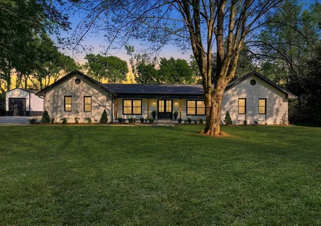 2nd image of 301 Rosebrook Dr, Gallatin, TN 37066 | MLS# 3314883