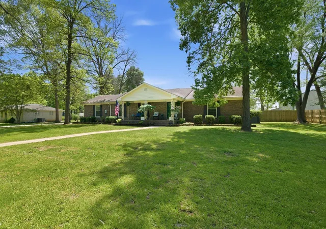 2nd image of 100 April Ln, Shelbyville, TN 37160 | MLS# 3314630