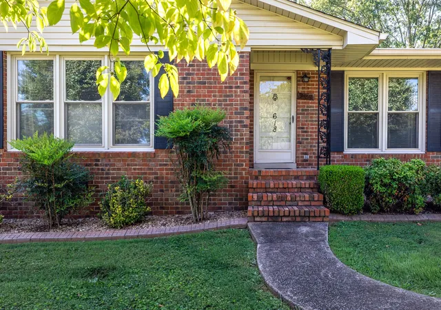 Photo 3 of Single family home for sale at 618 Fairlane Dr, Lewisburg, TN 37091 | MLS# 3319110 | Listing updated on 2026-09-23