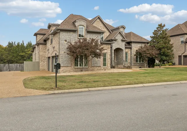 Photo 3 of Single family home for sale at 1118 Garrett Way, Mount Juliet, TN 37122 | MLS# 3314559 | Listing updated on 2026-10-06