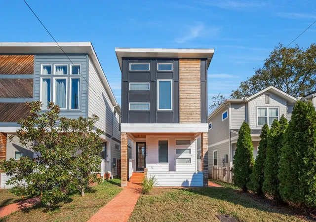 Photo 3 of Single family home for sale at 1916 15th Avenue N, Nashville, TN 37208 | MLS# 3314437 | Listing updated on 2026-09-07