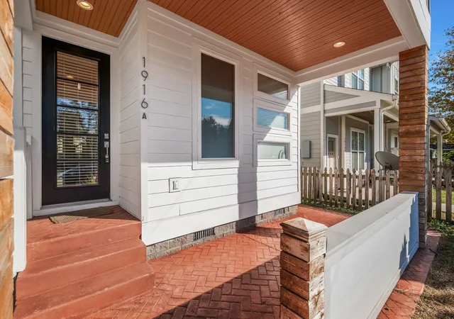 Photo 4 of Single family home for sale at 1916 15th Avenue N, Nashville, TN 37208 | MLS# 3314437 | Listing updated on 2026-09-07