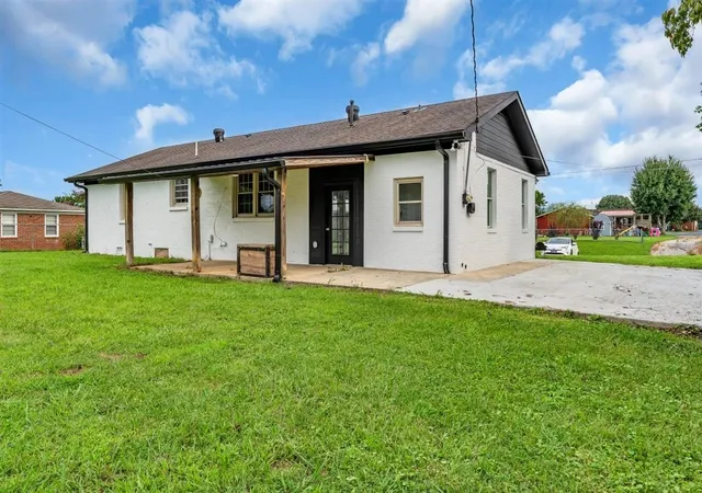 19th image of 330 Lagoon Dr, Mc Minnville, TN 37110 | MLS# 3335969