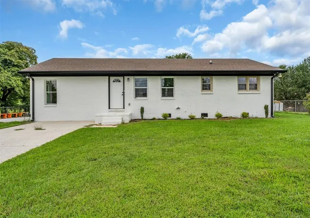 2nd image of 330 Lagoon Dr, Mc Minnville, TN 37110 | MLS# 3335969